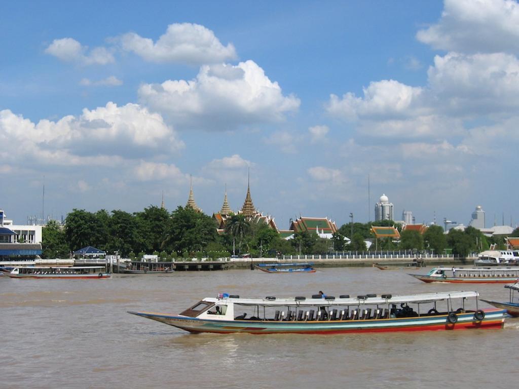 Ibrik Resort By The River Bangkok Buitenkant foto